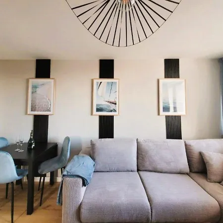 Apartament 8 Pietro * 그디니아